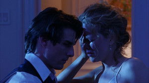 С широко закрытыми глазами кадр 65 онлайн-кинотеатр Эмбликс