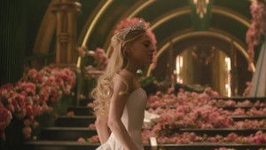 Злая. Часть 2 кадр 225 онлайн-кинотеатр Эмбликс