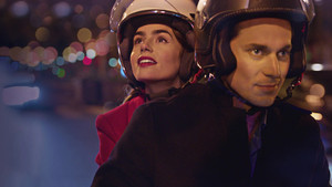 Эмили в Париже кадр 23 на Эмбликс в Hd