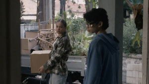 Она не мать кадр 9 онлайн-кинотеатр Эмбликс