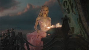 Злая. Часть 2 кадр 209 онлайн-кинотеатр Эмбликс