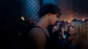 Love Me, Love Me кадр 3 онлайн-кинотеатр Эмбликс