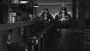 На орбите дома кадр 1 онлайн-кинотеатр Эмбликс