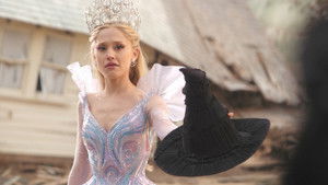 Злая. Часть 2 кадр 208 онлайн-кинотеатр Эмбликс