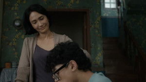 Она не мать кадр 33 онлайн-кинотеатр Эмбликс