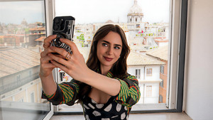 Эмили в Париже кадр 83 на Эмбликс в Hd