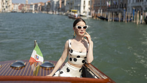 Эмили в Париже кадр 77 на Эмбликс в Hd