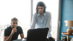 Секретная служба кадр 4 на Эмбликс в Hd