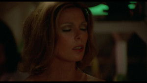 Вторжение девушек-пчел кадр 16 онлайн-кинотеатр Эмбликс