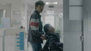 Дворняга кадр 4 онлайн-кинотеатр Эмбликс