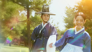 Струящаяся над рекой луна кадр 8 на Эмбликс в Hd