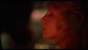 Вторжение девушек-пчел кадр 15 онлайн-кинотеатр Эмбликс