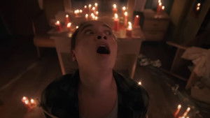 Она не мать кадр 8 онлайн-кинотеатр Эмбликс