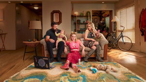 У Марго проблемы с деньгами кадр 7 на Эмбликс в Hd