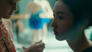 Девушка на грани кадр 2 онлайн-кинотеатр Эмбликс