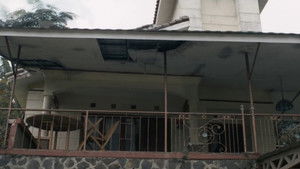 Она не мать кадр 12 онлайн-кинотеатр Эмбликс