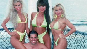 Компания автомойщиц в бикини кадр 7 онлайн-кинотеатр Эмбликс