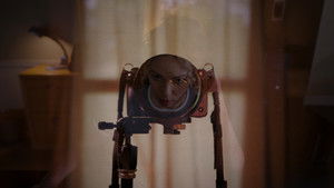 Человек находит кассету кадр 7 онлайн-кинотеатр Эмбликс