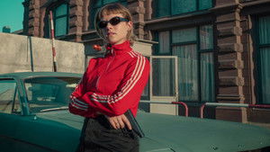 Клео кадр 11 на Эмбликс в Hd