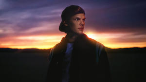 Avicii. Я — Тим кадр 2 онлайн-кинотеатр Эмбликс
