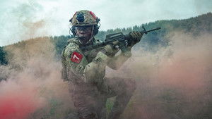 Военная машина кадр 6 онлайн-кинотеатр Эмбликс