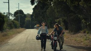 В поисках живых кадр 17 онлайн-кинотеатр Эмбликс