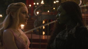 Злая. Часть 2 кадр 166 онлайн-кинотеатр Эмбликс