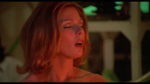 Вторжение девушек-пчел кадр 13 онлайн-кинотеатр Эмбликс