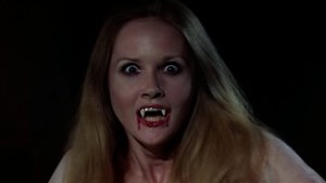 Дом тёмных теней кадр 1 онлайн-кинотеатр Эмбликс