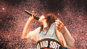 Билли Айлиш: Тур «Hit Me Hard and Soft» кадр 15 онлайн-кинотеатр Эмбликс