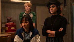 Школьные духи кадр 79 на Эмбликс в Hd