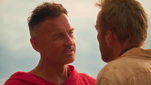 Сёрфер кадр 14 онлайн-кинотеатр Эмбликс