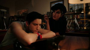 Школьные духи кадр 45 на Эмбликс в Hd