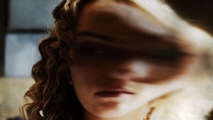 Человек находит кассету кадр 3 онлайн-кинотеатр Эмбликс