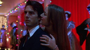 С широко закрытыми глазами кадр 47 онлайн-кинотеатр Эмбликс