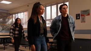 Школьные духи кадр 73 на Эмбликс в Hd