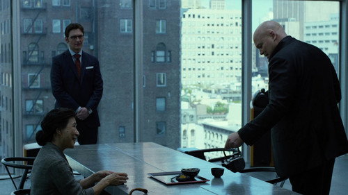 Тени на стекле