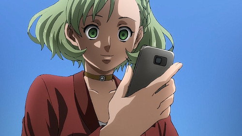 Режем петуха ножом для говядины